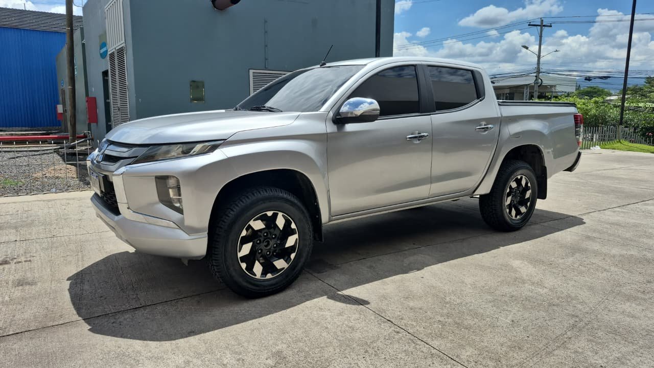 Mitsubishi L200